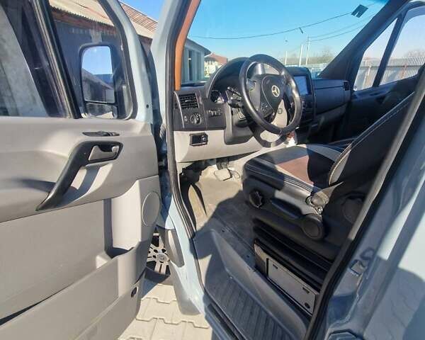 Серый Мерседес Sprinter, объемом двигателя 3 л и пробегом 400 тыс. км за 28880 $, фото 15 на Automoto.ua