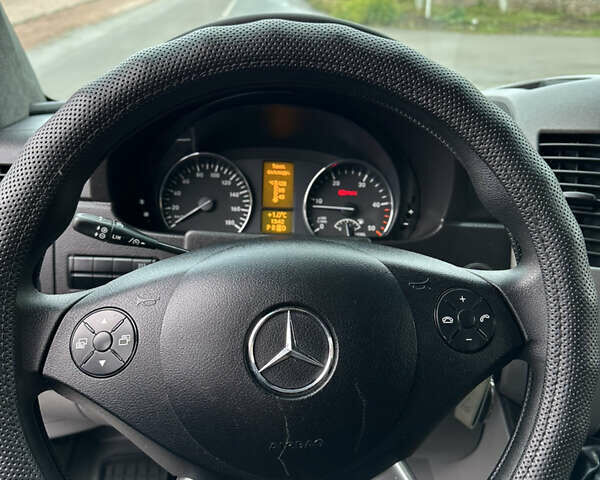 Серый Мерседес Sprinter, объемом двигателя 2.2 л и пробегом 113 тыс. км за 48000 $, фото 11 на Automoto.ua