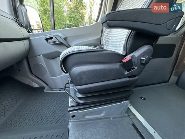 Сірий Мерседес Sprinter, об'ємом двигуна 2.14 л та пробігом 7 тис. км за 42900 $, фото 16 на Automoto.ua