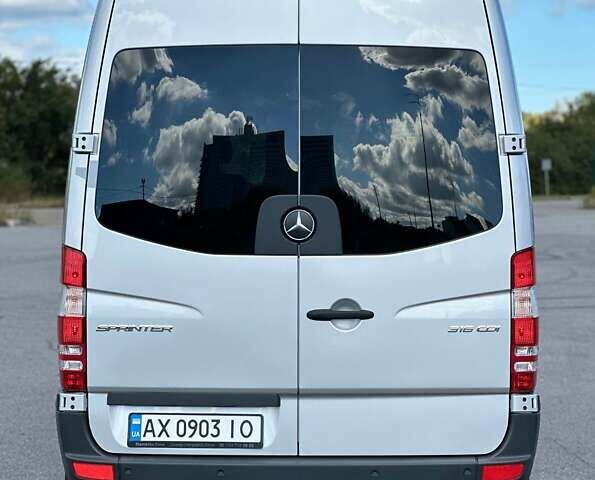 Серый Мерседес Sprinter, объемом двигателя 2.14 л и пробегом 7 тыс. км за 44900 $, фото 2 на Automoto.ua
