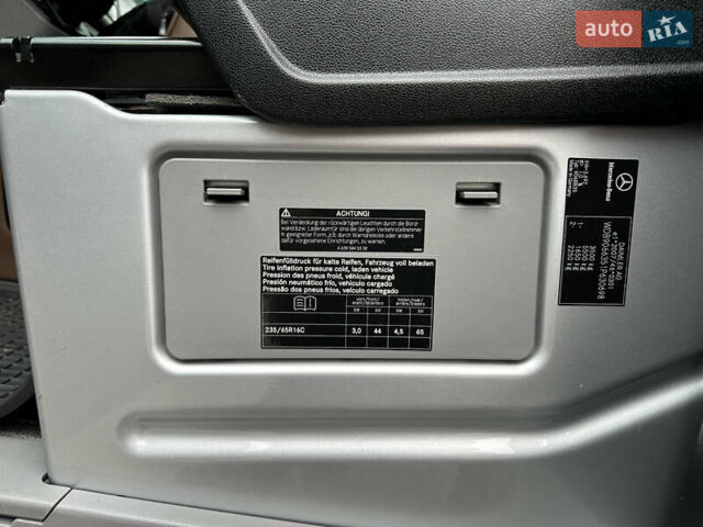 Серый Мерседес Sprinter, объемом двигателя 2.2 л и пробегом 113 тыс. км за 48000 $, фото 12 на Automoto.ua