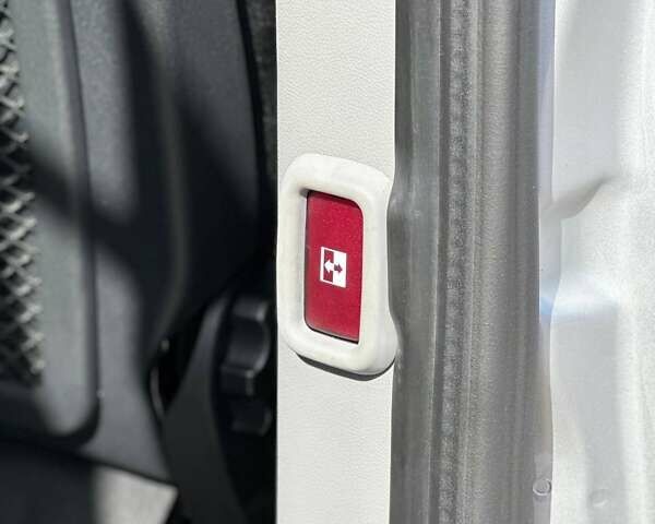 Серый Мерседес Sprinter, объемом двигателя 2.14 л и пробегом 7 тыс. км за 44900 $, фото 13 на Automoto.ua