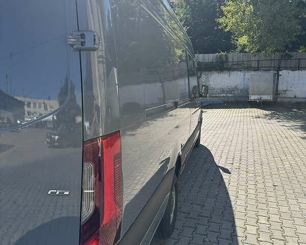 Серый Мерседес Sprinter, объемом двигателя 0 л и пробегом 450 тыс. км за 35106 $, фото 3 на Automoto.ua