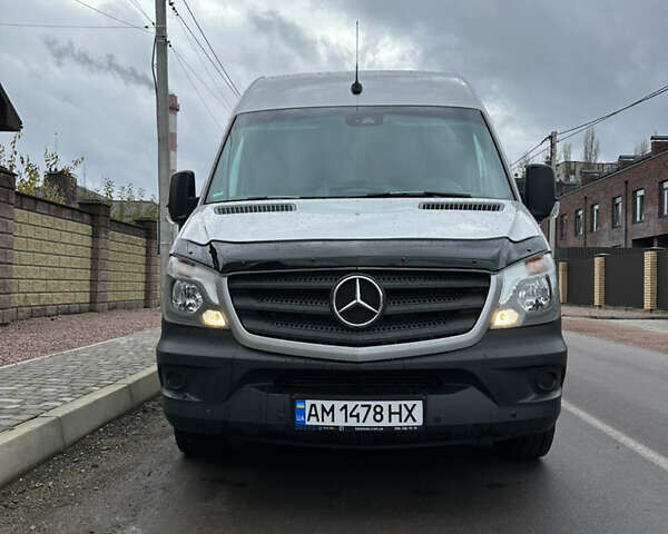 Серый Мерседес Sprinter, объемом двигателя 2.2 л и пробегом 113 тыс. км за 48000 $, фото 1 на Automoto.ua