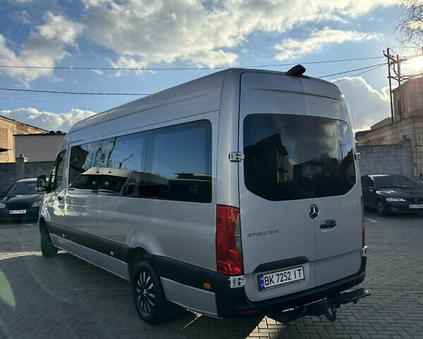 Сірий Мерседес Sprinter, об'ємом двигуна 2.14 л та пробігом 310 тис. км за 50900 $, фото 4 на Automoto.ua