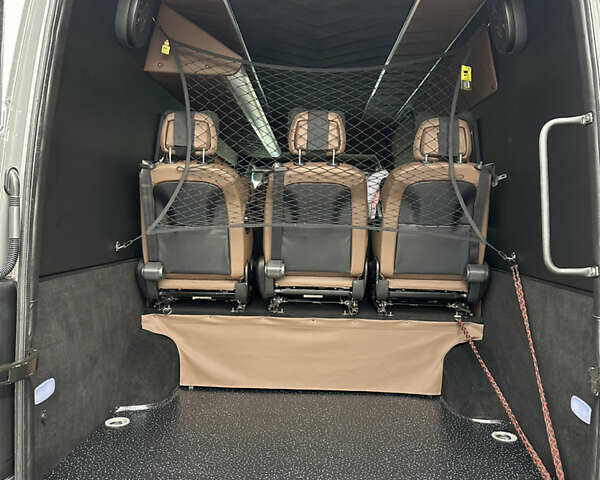 Серый Мерседес Sprinter, объемом двигателя 2.2 л и пробегом 113 тыс. км за 48000 $, фото 7 на Automoto.ua
