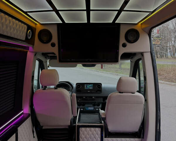 Серый Мерседес Sprinter, объемом двигателя 2.14 л и пробегом 258 тыс. км за 65000 $, фото 12 на Automoto.ua