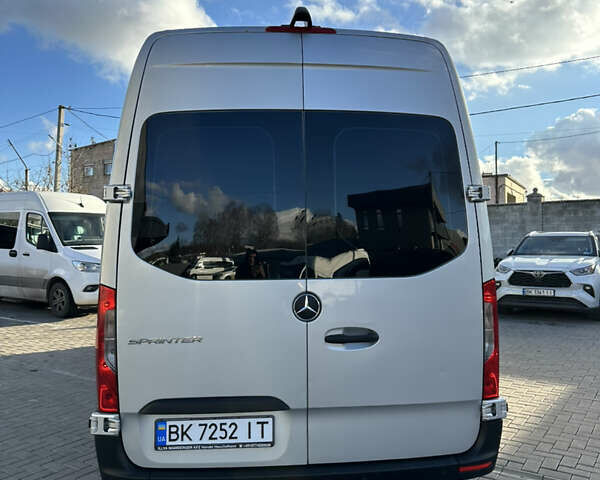 Сірий Мерседес Sprinter, об'ємом двигуна 2.14 л та пробігом 310 тис. км за 50900 $, фото 5 на Automoto.ua