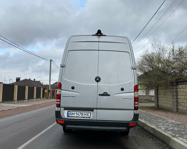 Серый Мерседес Sprinter, объемом двигателя 2.2 л и пробегом 113 тыс. км за 48000 $, фото 2 на Automoto.ua