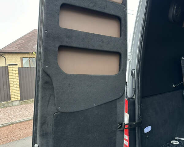 Серый Мерседес Sprinter, объемом двигателя 2.2 л и пробегом 113 тыс. км за 48000 $, фото 8 на Automoto.ua