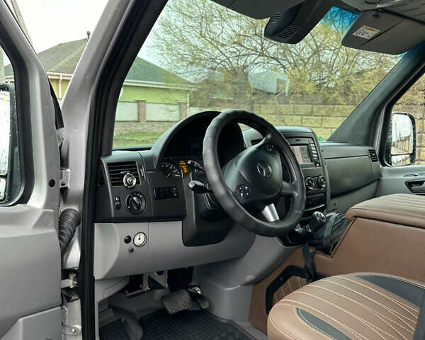 Серый Мерседес Sprinter, объемом двигателя 2.2 л и пробегом 113 тыс. км за 48000 $, фото 9 на Automoto.ua