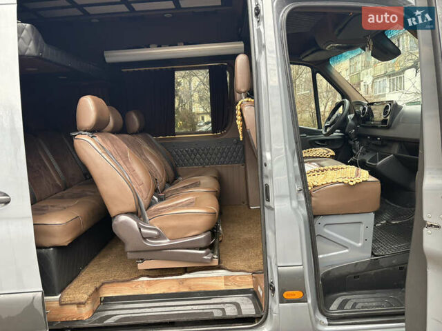 Серый Мерседес Sprinter, объемом двигателя 0 л и пробегом 450 тыс. км за 35106 $, фото 8 на Automoto.ua