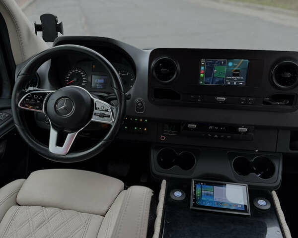 Серый Мерседес Sprinter, объемом двигателя 2.14 л и пробегом 258 тыс. км за 65000 $, фото 7 на Automoto.ua