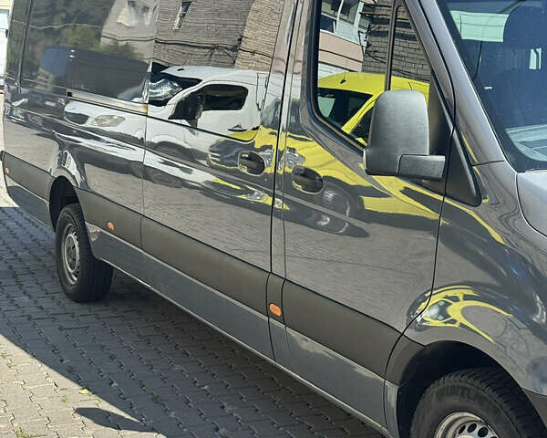 Серый Мерседес Sprinter, объемом двигателя 0 л и пробегом 450 тыс. км за 35106 $, фото 2 на Automoto.ua