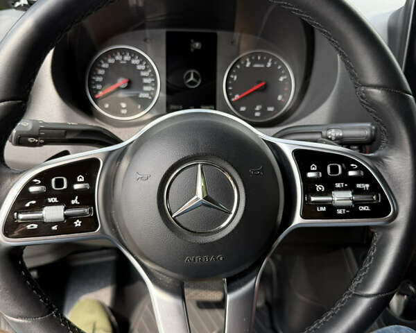 Серый Мерседес Sprinter, объемом двигателя 2.99 л и пробегом 246 тыс. км за 62000 $, фото 9 на Automoto.ua