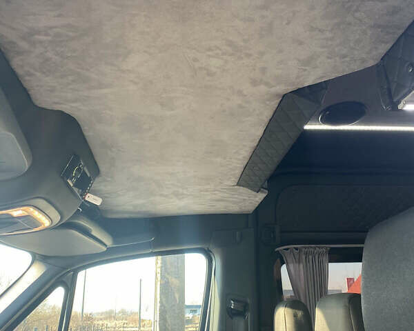 Серый Мерседес Sprinter, объемом двигателя 0 л и пробегом 292 тыс. км за 39000 $, фото 26 на Automoto.ua