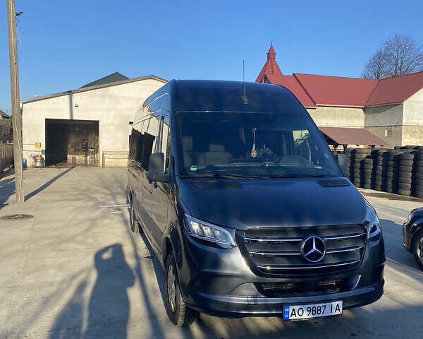 Серый Мерседес Sprinter, объемом двигателя 0 л и пробегом 292 тыс. км за 39000 $, фото 2 на Automoto.ua