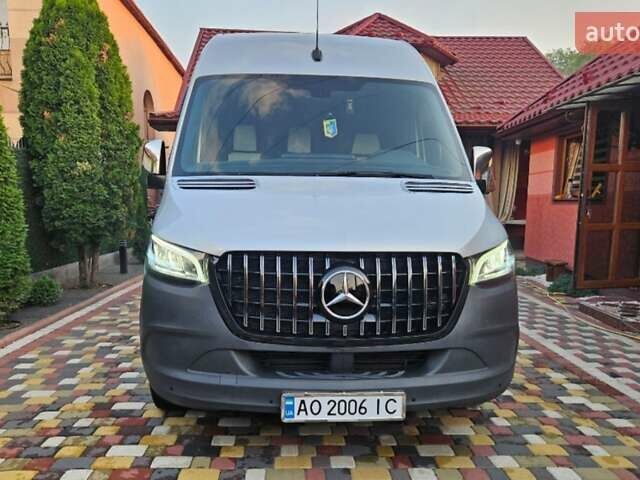 Серый Мерседес Sprinter, объемом двигателя 2.1 л и пробегом 237 тыс. км за 41500 $, фото 4 на Automoto.ua