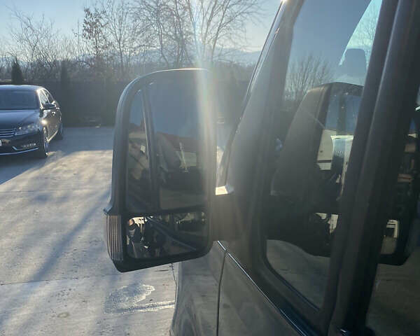 Серый Мерседес Sprinter, объемом двигателя 0 л и пробегом 292 тыс. км за 39000 $, фото 16 на Automoto.ua