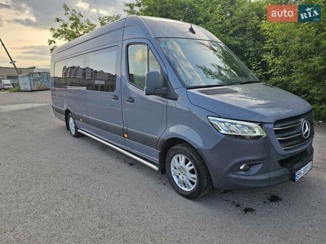 Серый Мерседес Sprinter, объемом двигателя 2.14 л и пробегом 260 тыс. км за 66000 $, фото 1 на Automoto.ua