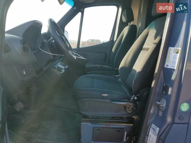 Серый Мерседес Sprinter, объемом двигателя 3 л и пробегом 129 тыс. км за 10000 $, фото 6 на Automoto.ua