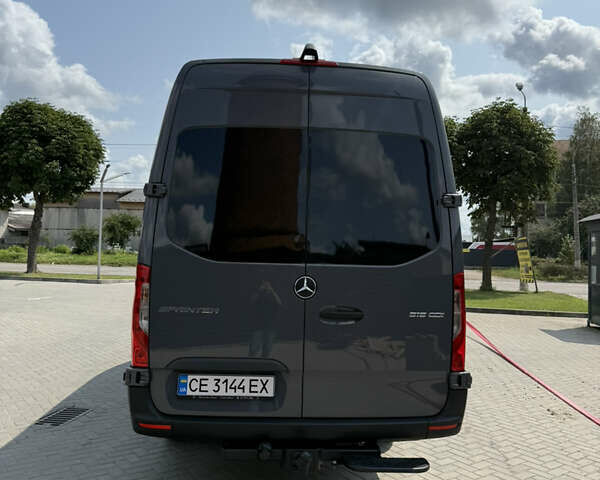 Серый Мерседес Sprinter, объемом двигателя 2.99 л и пробегом 246 тыс. км за 62000 $, фото 3 на Automoto.ua