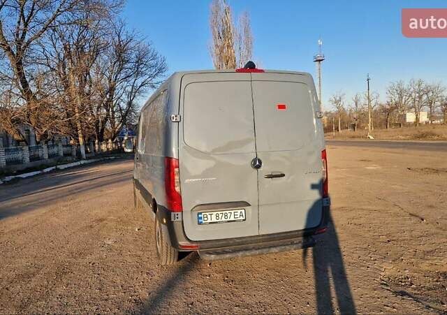 Серый Мерседес Sprinter, объемом двигателя 2.14 л и пробегом 300 тыс. км за 17000 $, фото 2 на Automoto.ua
