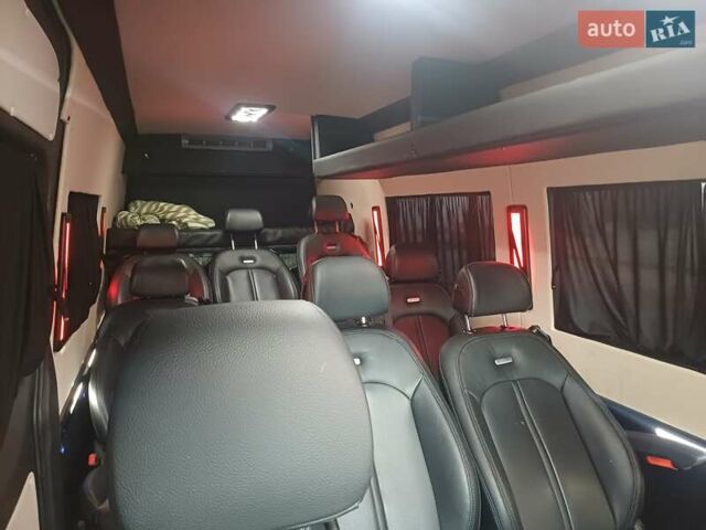 Серый Мерседес Sprinter, объемом двигателя 2.99 л и пробегом 120 тыс. км за 39700 $, фото 3 на Automoto.ua