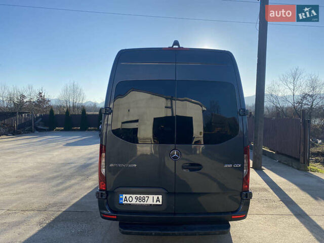 Серый Мерседес Sprinter, объемом двигателя 0 л и пробегом 292 тыс. км за 39000 $, фото 5 на Automoto.ua
