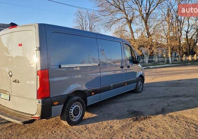 Серый Мерседес Sprinter, объемом двигателя 2.14 л и пробегом 300 тыс. км за 17000 $, фото 1 на Automoto.ua