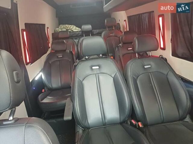 Серый Мерседес Sprinter, объемом двигателя 2.99 л и пробегом 120 тыс. км за 39700 $, фото 4 на Automoto.ua
