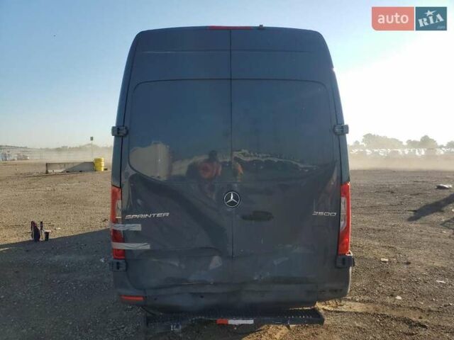 Серый Мерседес Sprinter, объемом двигателя 3 л и пробегом 129 тыс. км за 10000 $, фото 5 на Automoto.ua
