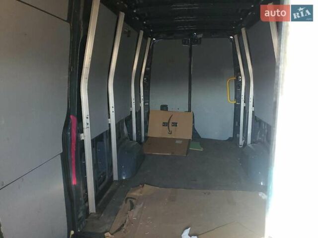 Серый Мерседес Sprinter, объемом двигателя 3 л и пробегом 129 тыс. км за 10000 $, фото 9 на Automoto.ua
