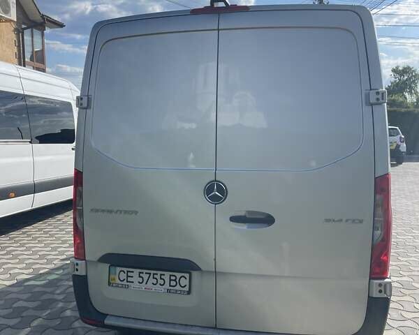 Серый Мерседес Sprinter, объемом двигателя 2.14 л и пробегом 135 тыс. км за 37755 $, фото 4 на Automoto.ua