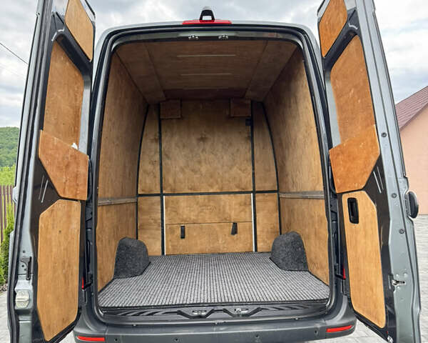 Серый Мерседес Sprinter, объемом двигателя 2.99 л и пробегом 190 тыс. км за 55900 $, фото 10 на Automoto.ua