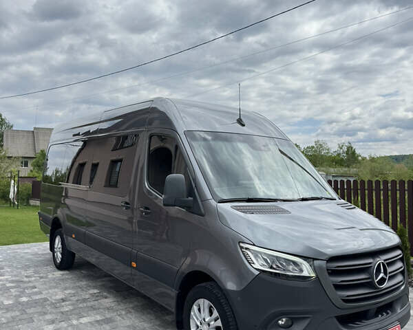 Серый Мерседес Sprinter, объемом двигателя 2.99 л и пробегом 190 тыс. км за 55900 $, фото 3 на Automoto.ua