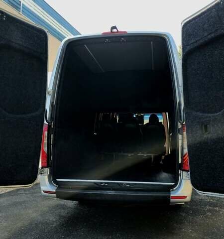 Сірий Мерседес Sprinter, об'ємом двигуна 2 л та пробігом 500 тис. км за 37500 $, фото 35 на Automoto.ua