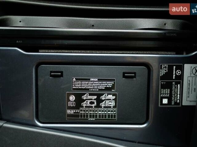 Серый Мерседес Sprinter, объемом двигателя 3 л и пробегом 135 тыс. км за 49900 $, фото 5 на Automoto.ua