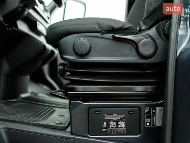 Серый Мерседес Sprinter, объемом двигателя 3 л и пробегом 135 тыс. км за 49900 $, фото 8 на Automoto.ua