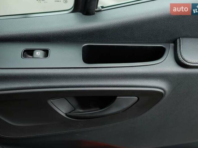 Серый Мерседес Sprinter, объемом двигателя 3 л и пробегом 135 тыс. км за 49900 $, фото 4 на Automoto.ua