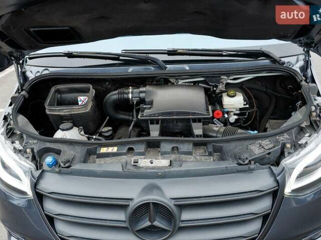 Серый Мерседес Sprinter, объемом двигателя 3 л и пробегом 135 тыс. км за 49900 $, фото 36 на Automoto.ua