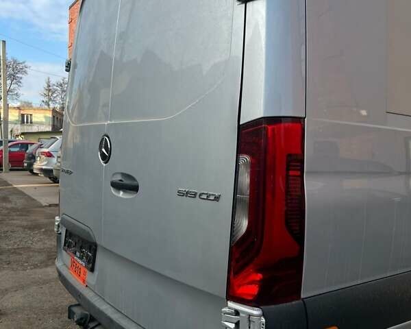 Серый Мерседес Sprinter, объемом двигателя 2.99 л и пробегом 398 тыс. км за 62401 $, фото 28 на Automoto.ua