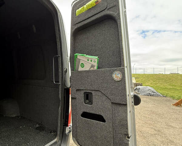 Сірий Мерседес Sprinter, об'ємом двигуна 2.99 л та пробігом 387 тис. км за 70872 $, фото 14 на Automoto.ua