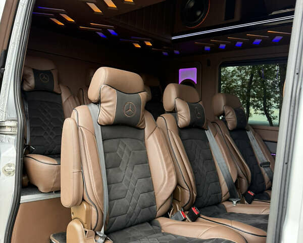 Сірий Мерседес Sprinter, об'ємом двигуна 2.99 л та пробігом 387 тис. км за 70872 $, фото 28 на Automoto.ua