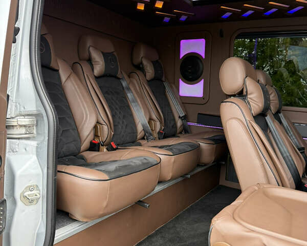 Сірий Мерседес Sprinter, об'ємом двигуна 2.99 л та пробігом 387 тис. км за 70872 $, фото 35 на Automoto.ua