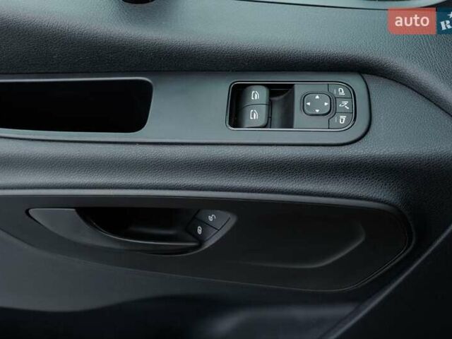 Серый Мерседес Sprinter, объемом двигателя 3 л и пробегом 135 тыс. км за 49900 $, фото 7 на Automoto.ua