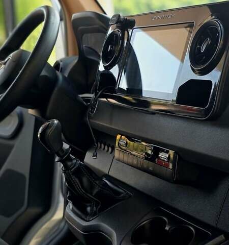 Сірий Мерседес Sprinter, об'ємом двигуна 2 л та пробігом 500 тис. км за 37500 $, фото 28 на Automoto.ua