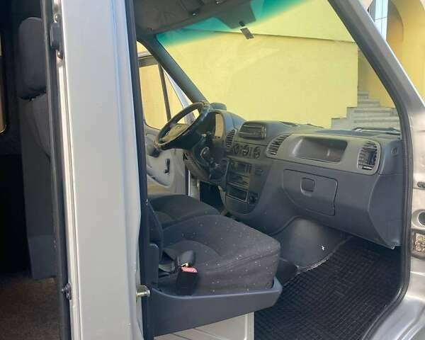 Сірий Мерседес Sprinter, об'ємом двигуна 2.15 л та пробігом 192 тис. км за 11200 $, фото 1 на Automoto.ua