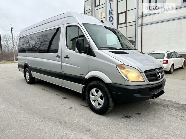 Серый Мерседес Sprinter, объемом двигателя 3 л и пробегом 323 тыс. км за 23800 $, фото 5 на Automoto.ua