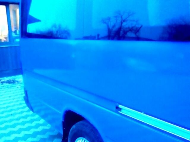 Синий Мерседес Sprinter, объемом двигателя 2.1 л и пробегом 400 тыс. км за 9300 $, фото 12 на Automoto.ua